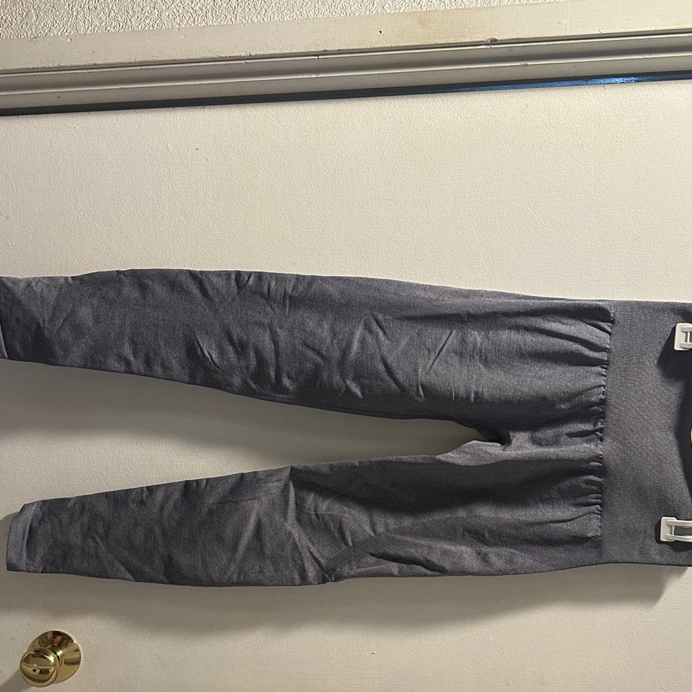 NVGTN Gray High-Waisted Leggings